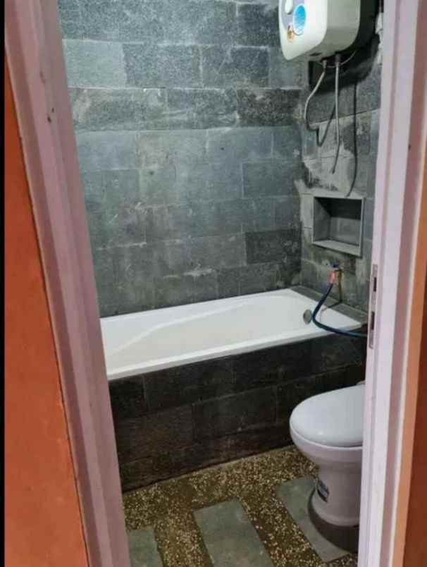 dijual rumah pinus regency jl soekarno