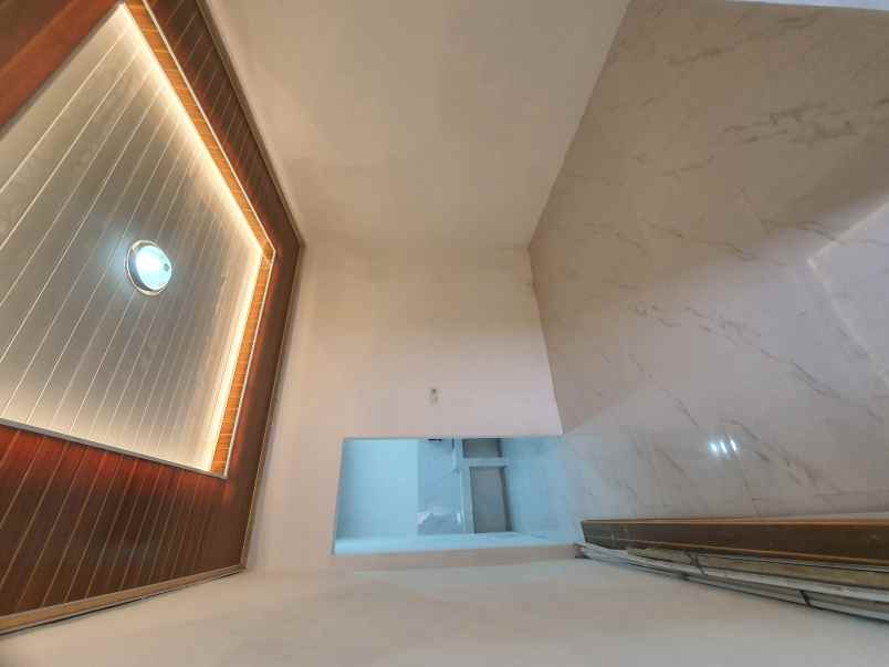 dijual rumah pondok aren