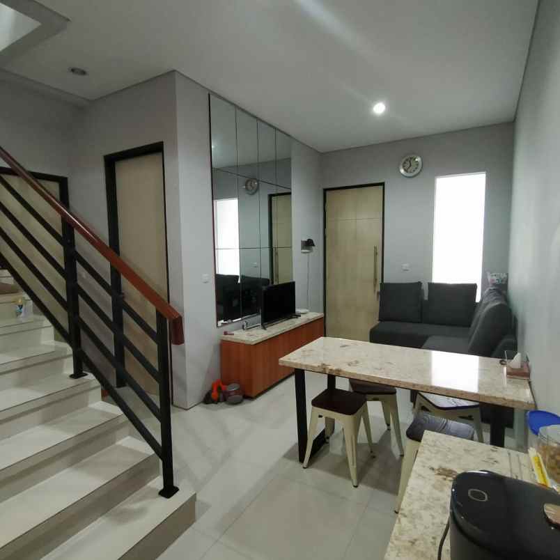 dijual rumah pondok candra opal