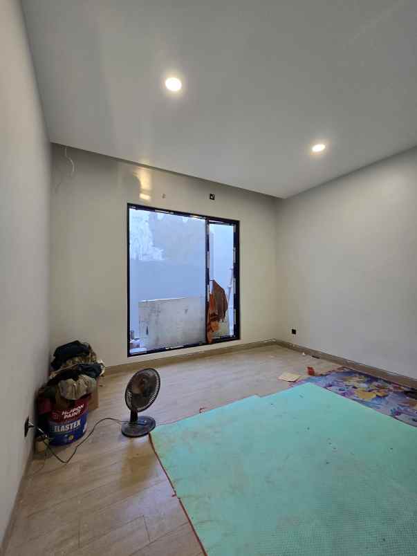 dijual rumah pondok kelapa