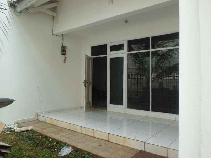 dijual rumah praja dalam