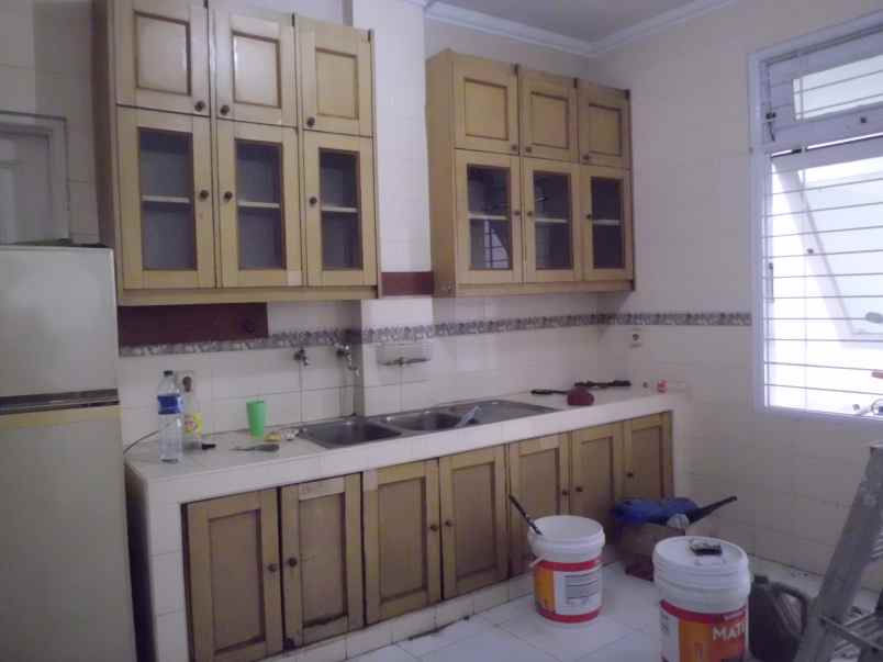 dijual rumah praja dalam