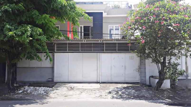 dijual rumah pucang anom