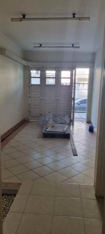 dijual rumah puri galaxy