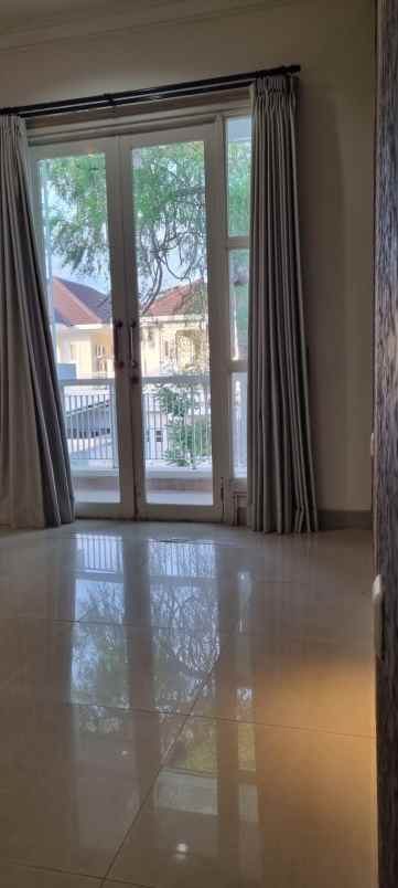 dijual rumah puri galaxy