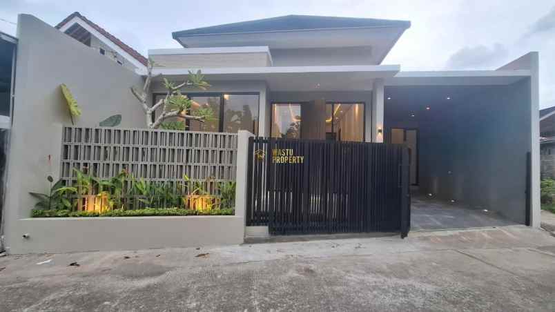 dijual rumah purwomartani