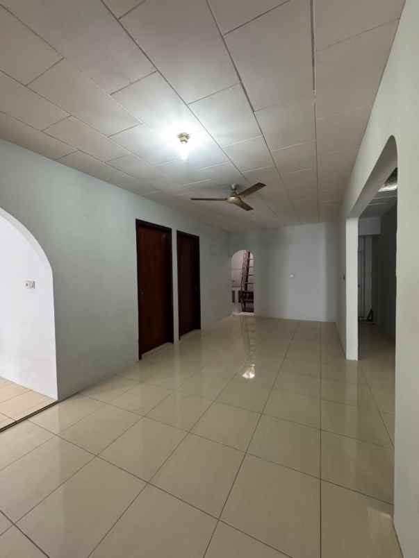 dijual rumah radio dalam