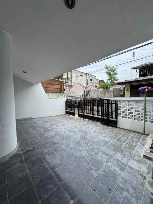 dijual rumah radio dalam