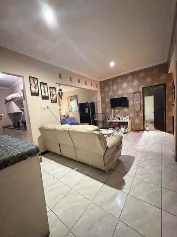 dijual rumah radio dalam