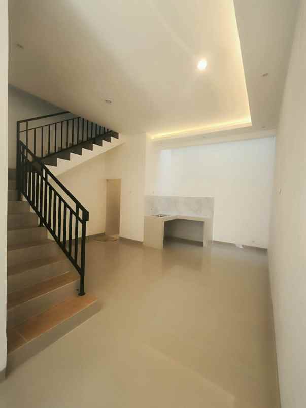 dijual rumah rawasari