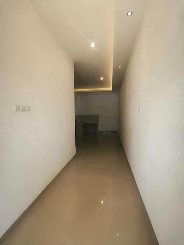 dijual rumah rawasari