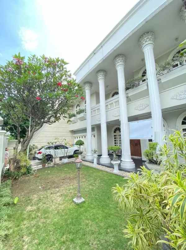 dijual rumah raya dharmahusada