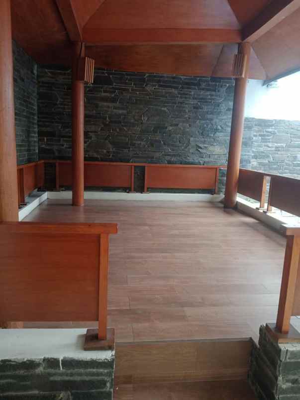 dijual rumah resort dago pakar