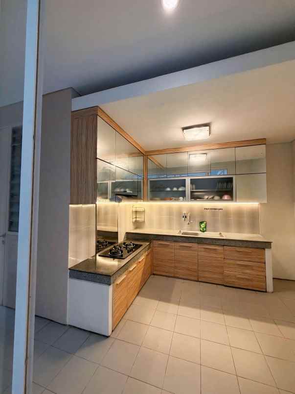 dijual rumah royal residence monticello