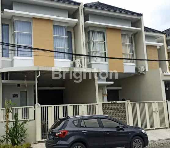 dijual rumah rungkut