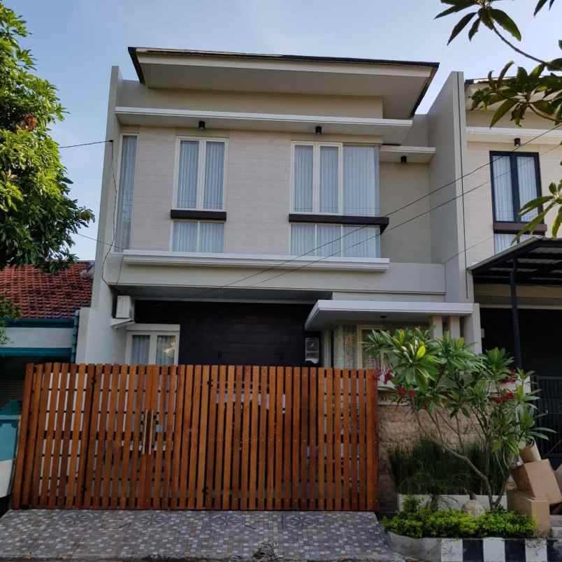 dijual rumah rungkut asri