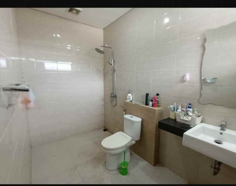 dijual rumah sarijadi