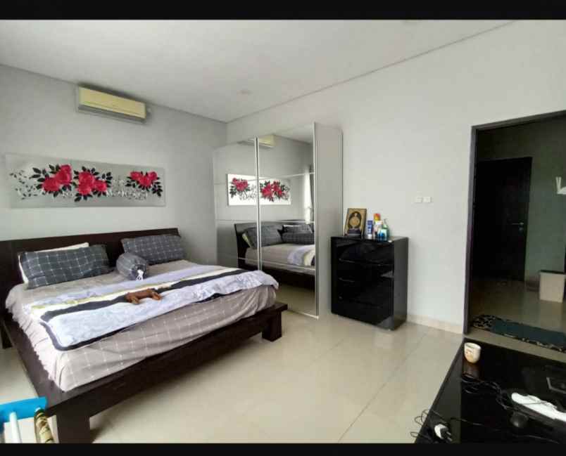 dijual rumah sarijadi