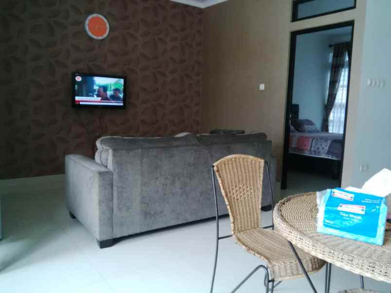 dijual rumah sariwangi selatan