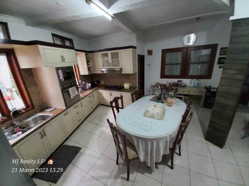 dijual rumah sayap riau bandung kota