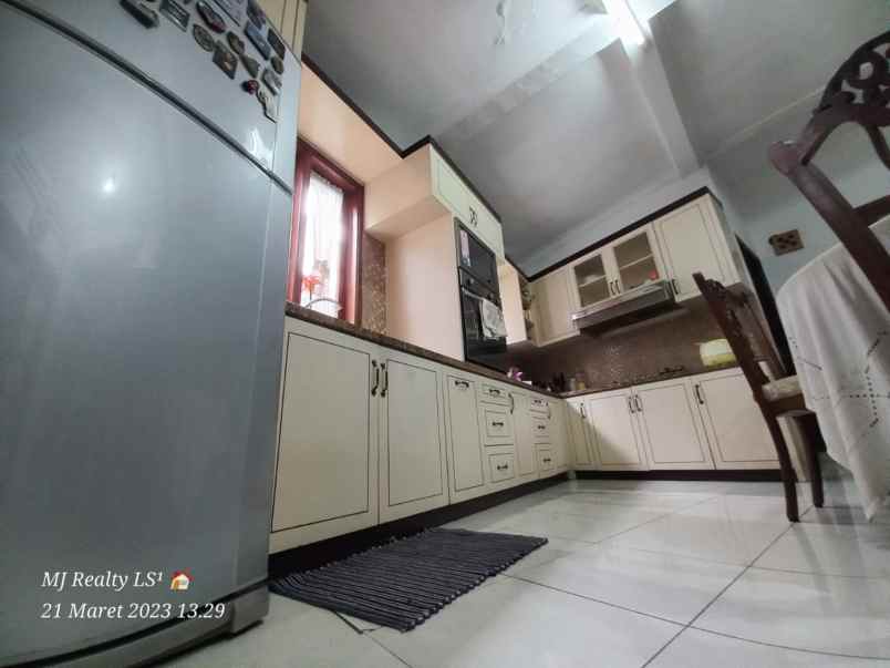 dijual rumah sayap riau bandung kota
