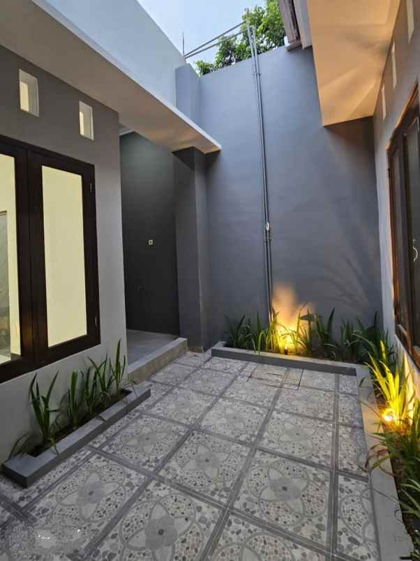 dijual rumah sd model