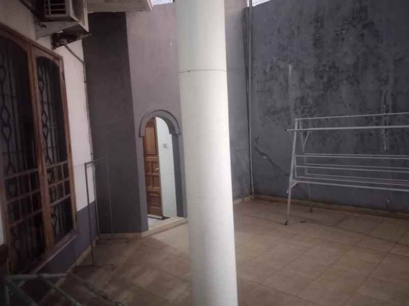 dijual rumah second di kalijudan dekat raya merr