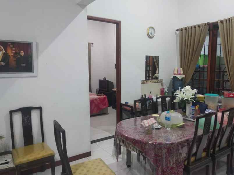 dijual rumah second di kalijudan dekat raya merr