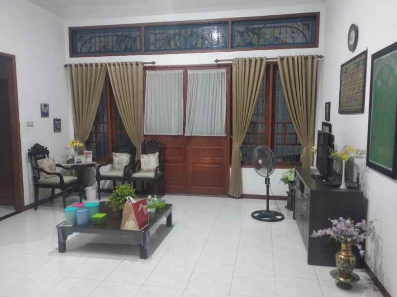 dijual rumah second di kalijudan dekat raya merr