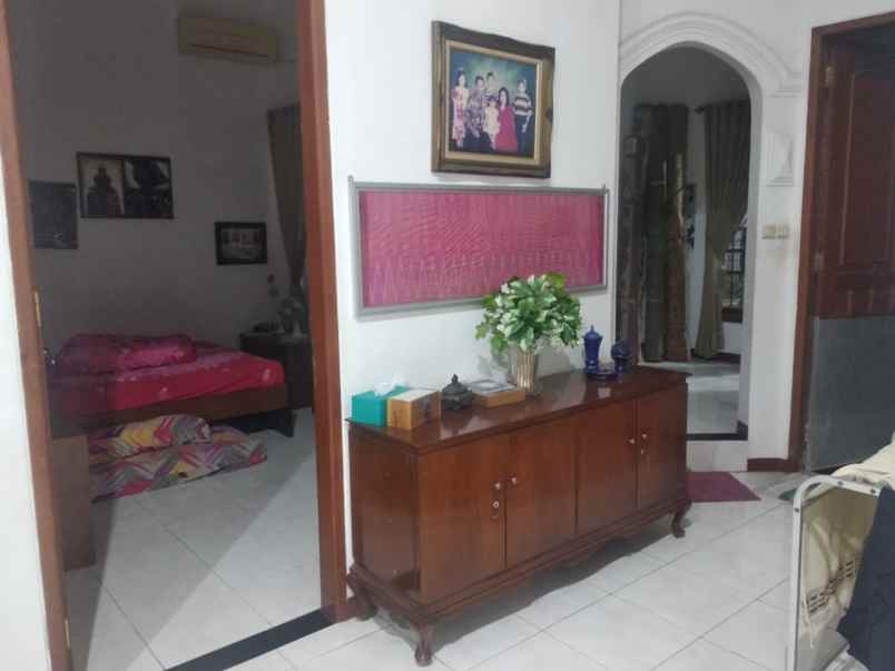 dijual rumah second di kalijudan dekat raya merr