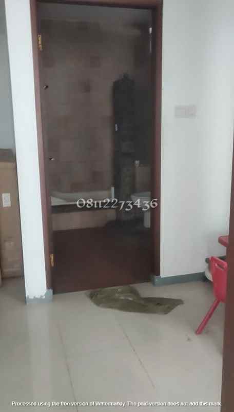 dijual rumah setraduta