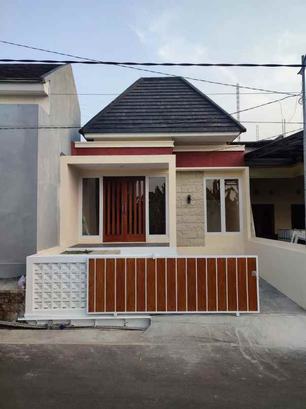 dijual rumah siap huni di gedawang banyumanik semarang