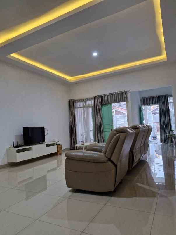 dijual rumah siap huni di komp sanggar hurip soeta