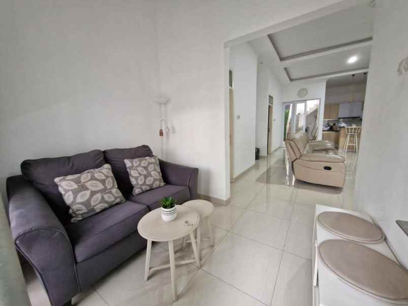 dijual rumah siap huni di komp sanggar hurip soeta