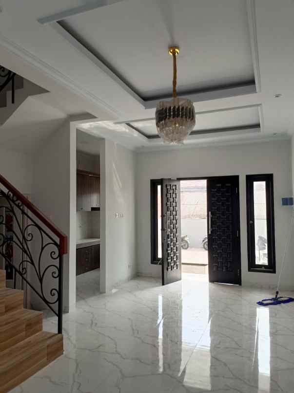 dijual rumah siap huni di lenteng agung jakarta