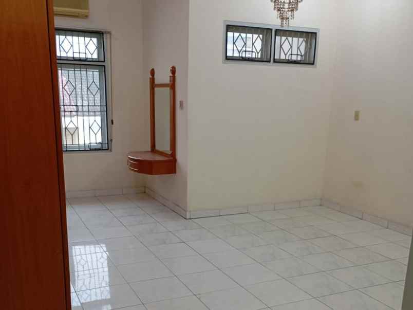 dijual rumah siap huni komplek villa makmur indah