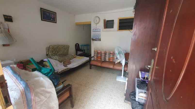 dijual rumah simokerto