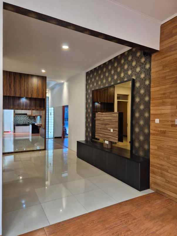 dijual rumah sommerville