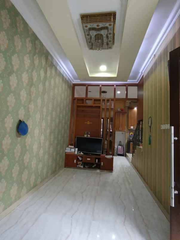 dijual rumah sunter