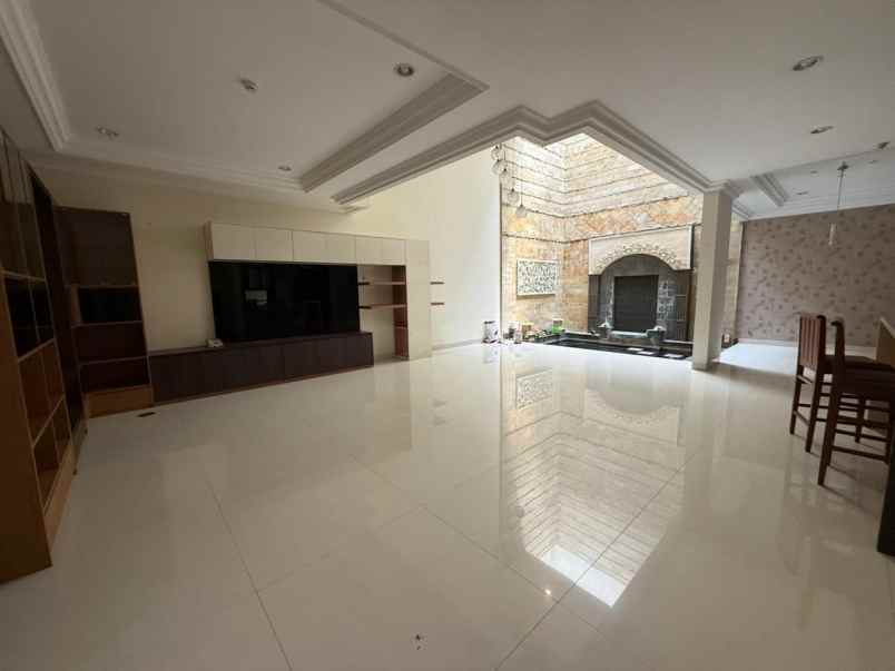 dijual rumah sunter danau indah