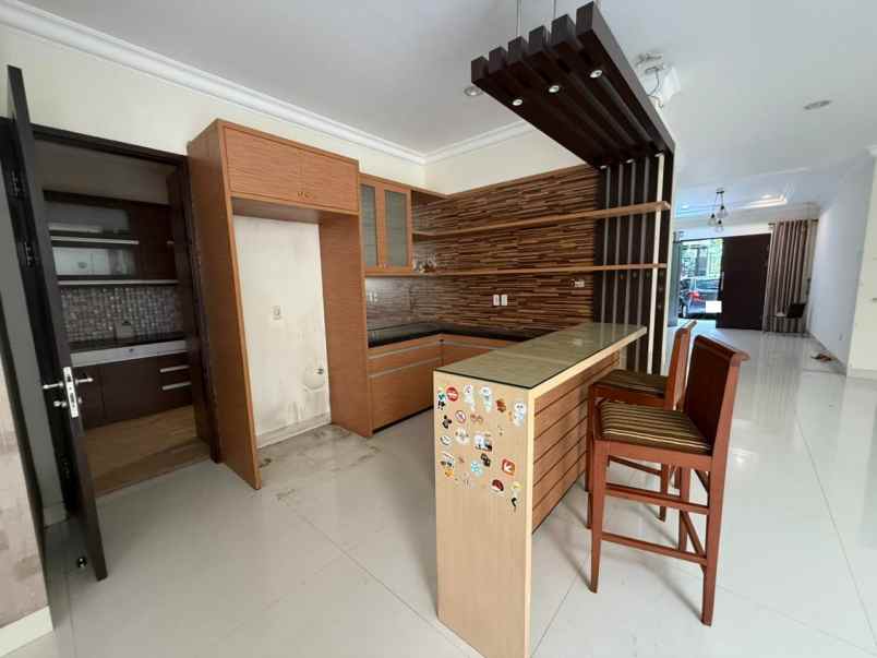 dijual rumah sunter danau indah