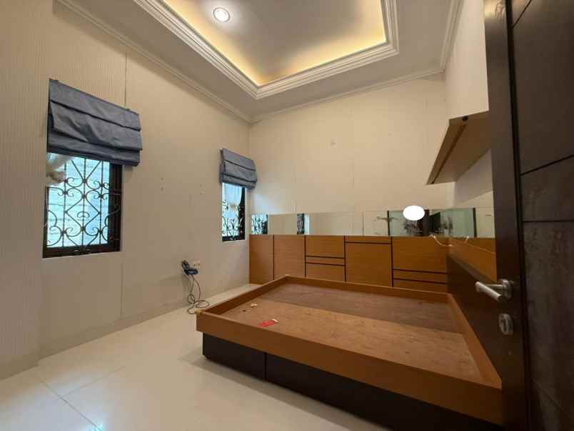 dijual rumah sunter danau indah