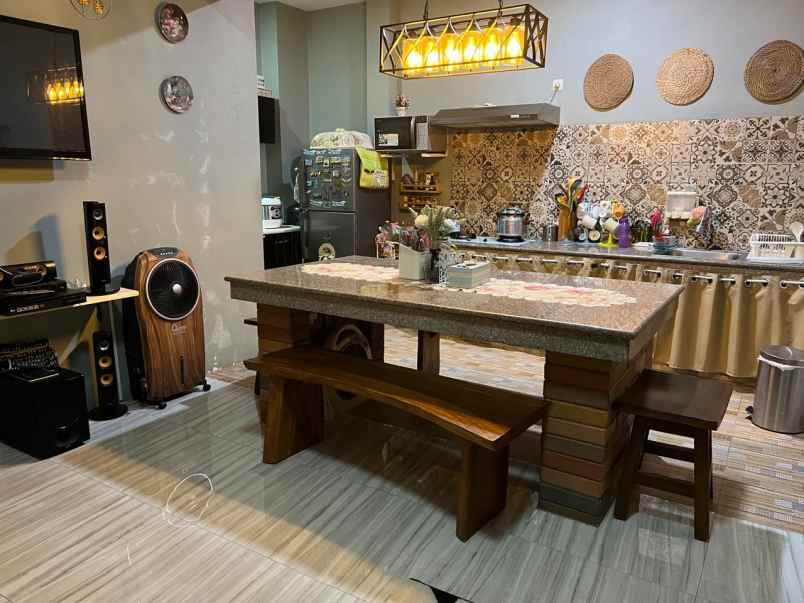 dijual rumah talaga bestari taman palem