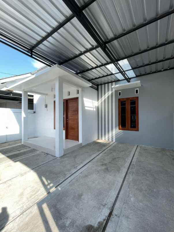 dijual rumah tamanan banguntapan bantul