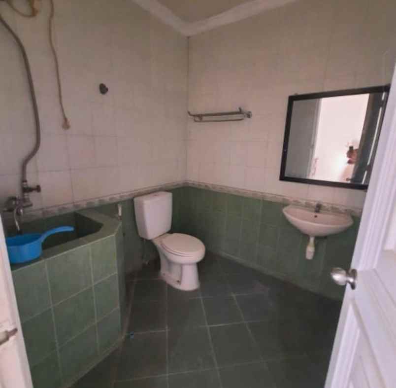 dijual rumah tenggilis utara