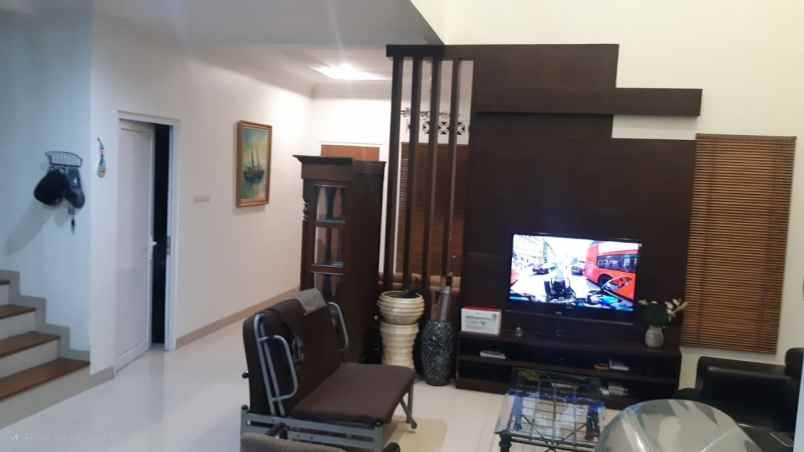 dijual rumah tinggal jl r m kahfi 1 jakarta selatan