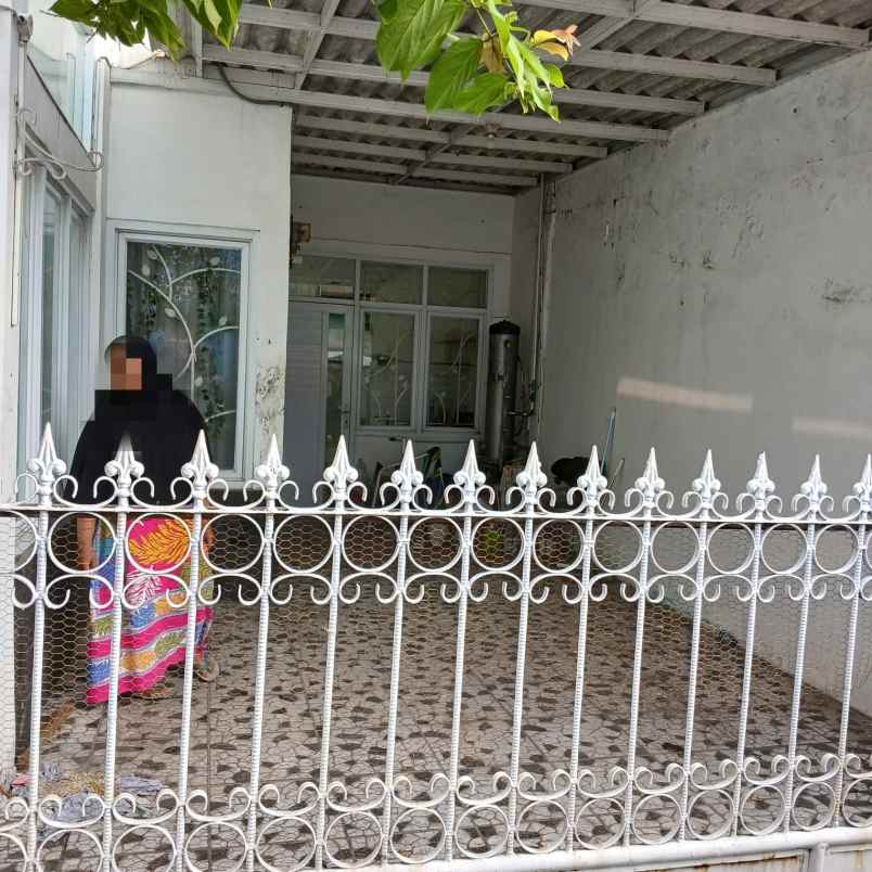 dijual rumah tinggal tempati lokasi strategis