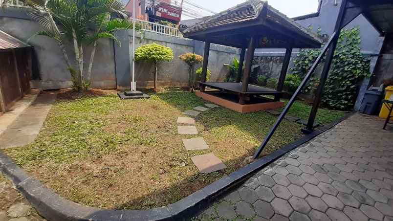 dijual rumah tmii lubang buaya jakarta
