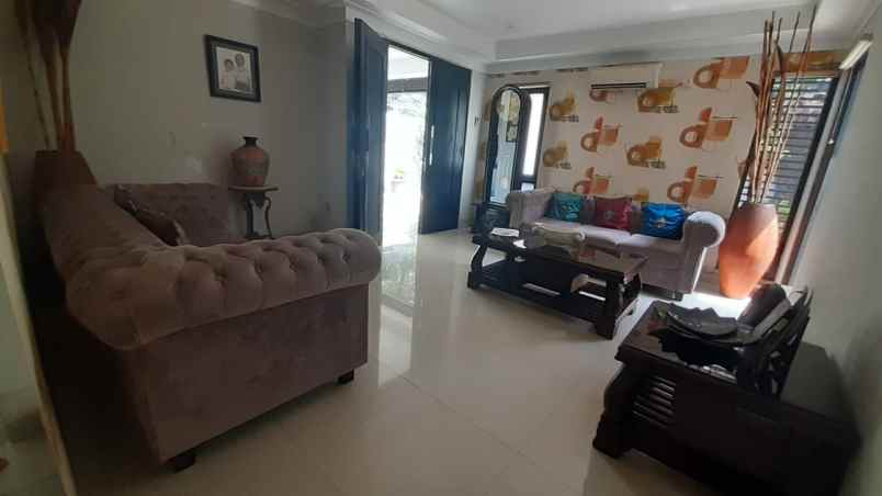 dijual rumah tmii lubang buaya jakarta