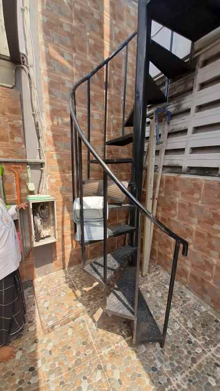 dijual rumah tmii lubang buaya jakarta